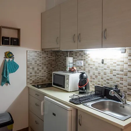 Igenyes & Ujszeru Studio A Napfenyfurdo Kozeleben Apartment *