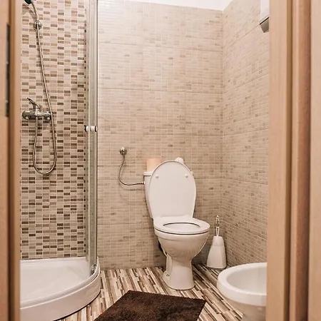 Igenyes & Ujszeru Studio A Napfenyfurdo Kozeleben Apartment